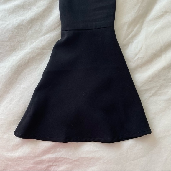 Bell Sleeve Criss Cross Deep V Peplum Top - Picture 2 of 5